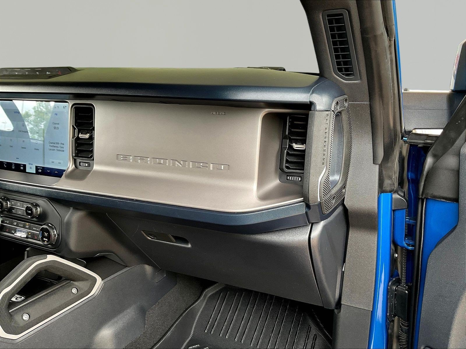 Used 2023 Ford Bronco Outer Banks w/ Sasquatch Package AWD/4WD image 26