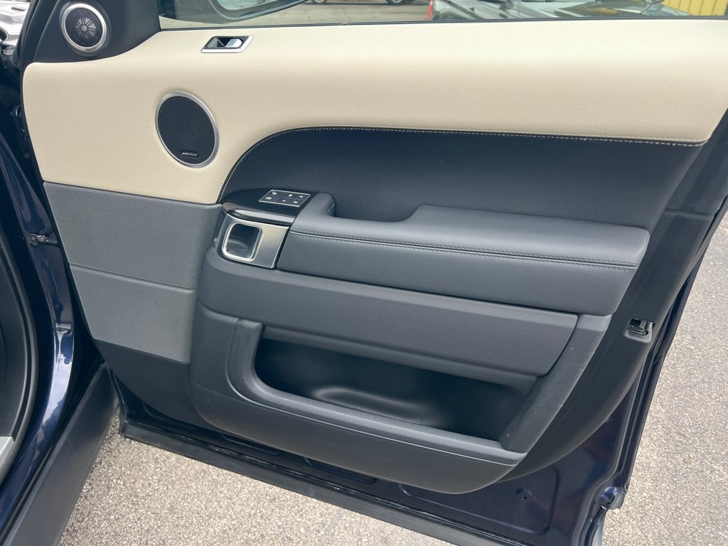 Used 2019 Land Rover Range Rover Sport HSE AWD/4WD image 33