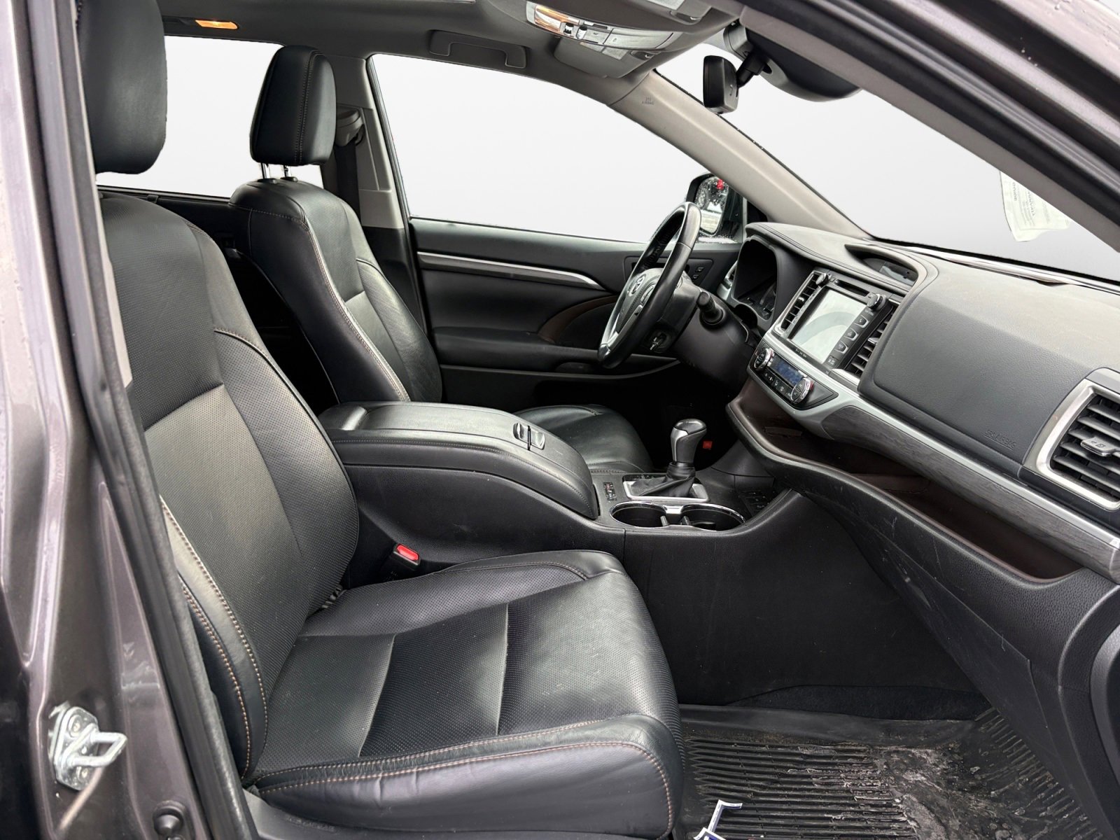 Used 2018 Toyota Highlander Limited Platinum image 15