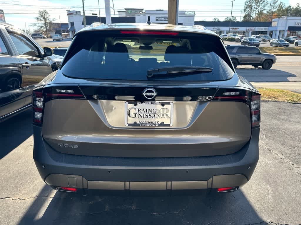 Used 2026 Nissan Kicks SV image 4