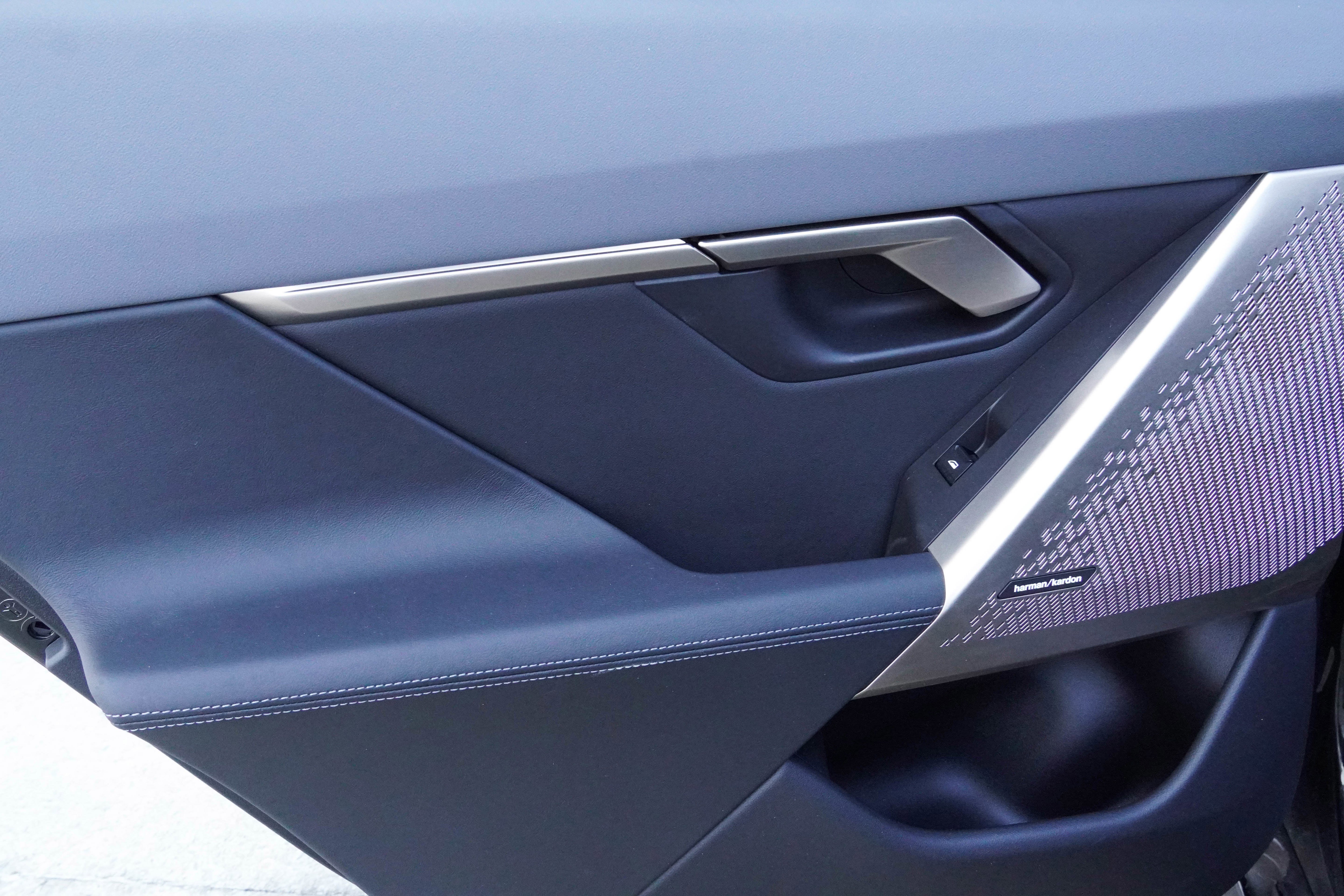 Certified 2024 BMW 530i w/ Executive Package image 33