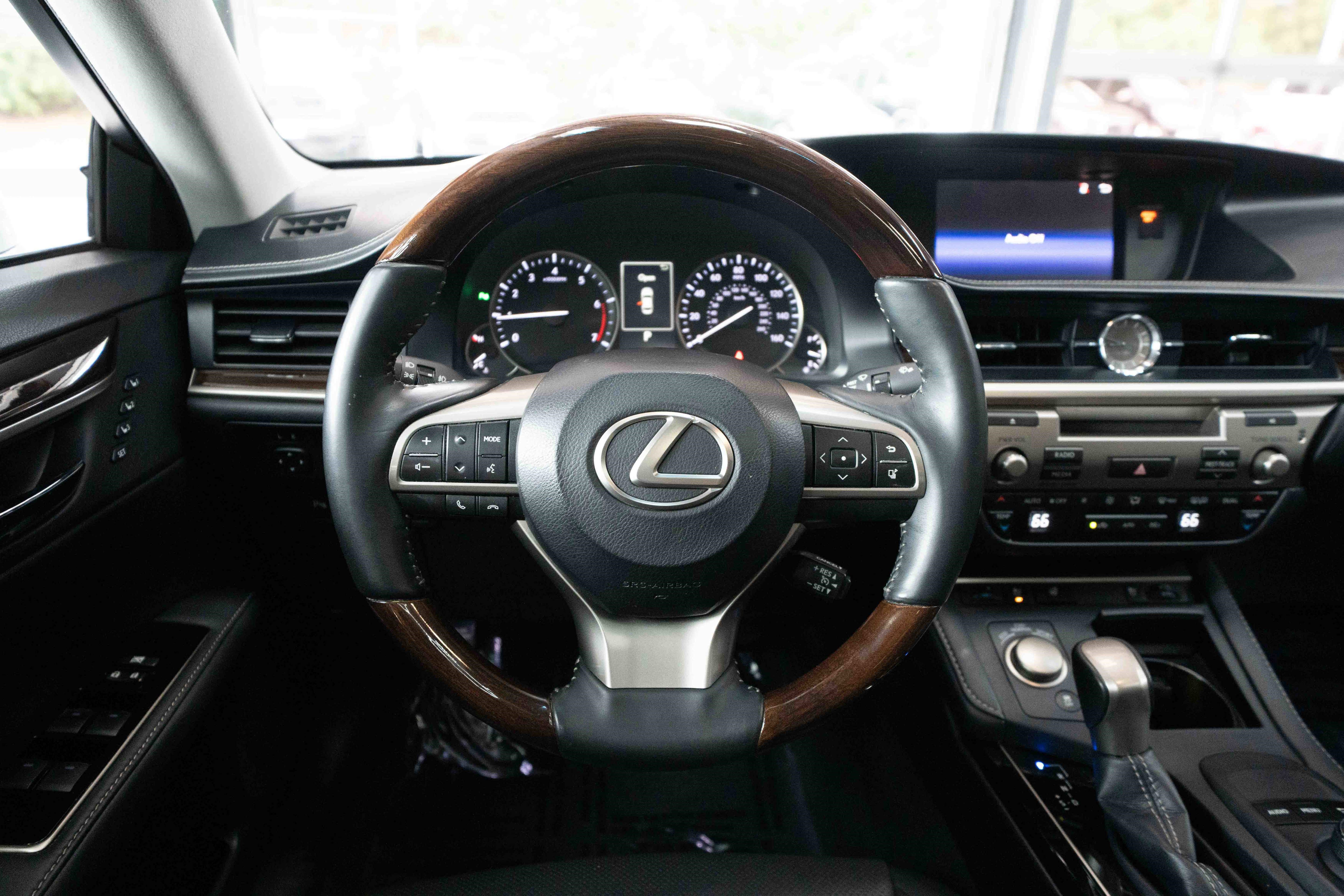 Used 2016 Lexus ES 350 w/ Premium Package w/Wood Trim FWD image 21