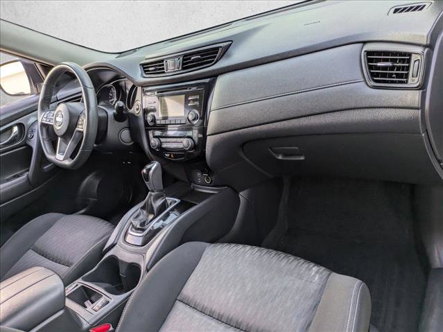 Used 2017 Nissan Rogue SV image 21