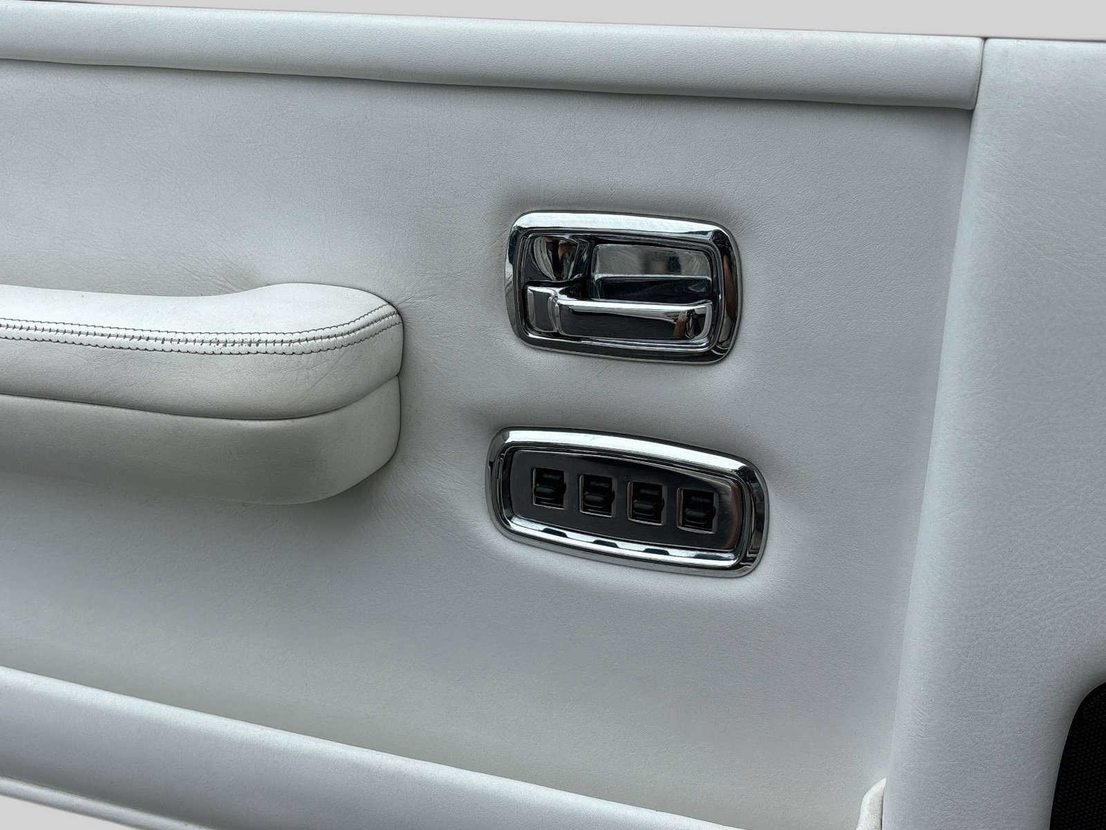 Used 1987 Rolls-Royce Silver Spur image 10