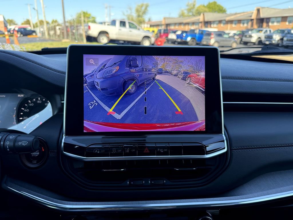 Used 2023 Jeep Compass Limited image 18