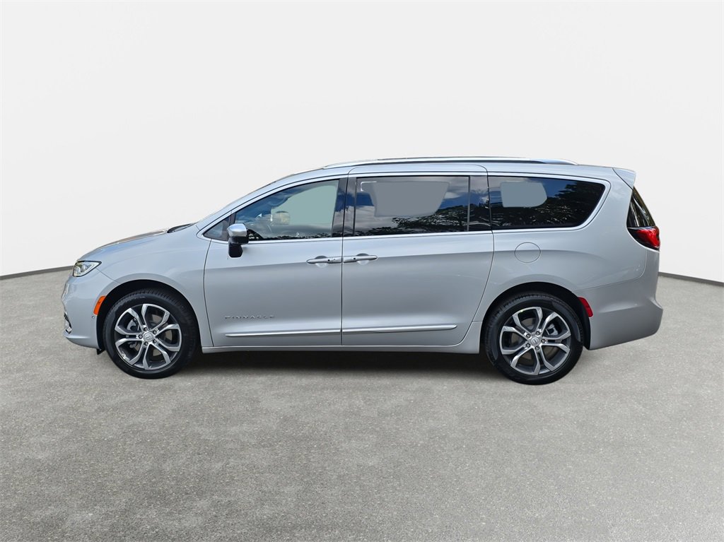 New 2026 Chrysler Pacifica Pinnacle w/ Trailer Tow Group image 8
