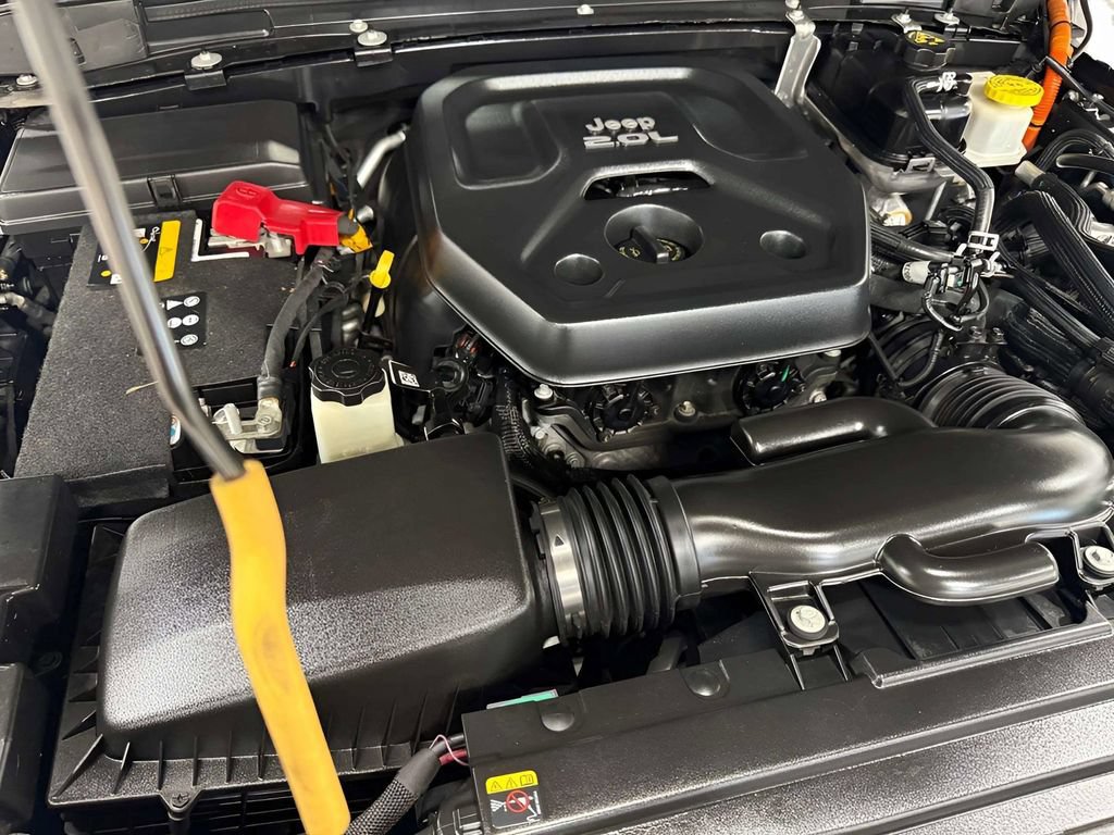 Used 2022 Jeep Wrangler Unlimited Sahara AWD/4WD image 34