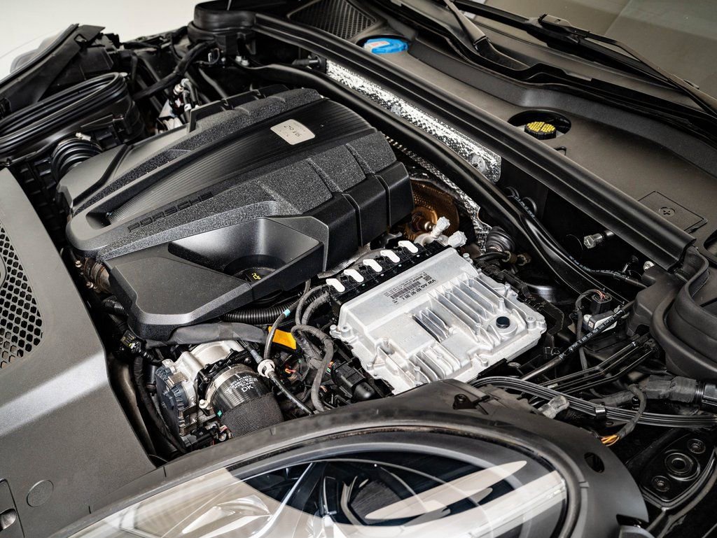 Certified 2021 Porsche Macan GTS AWD/4WD image 40