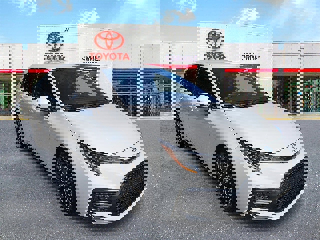 Used 2021 Toyota Corolla SE image 2