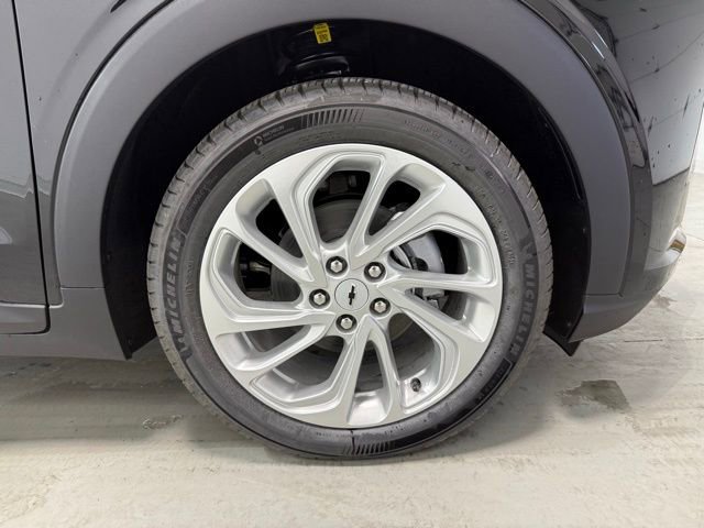 New 2027 Chevrolet Bolt LT FWD image 30