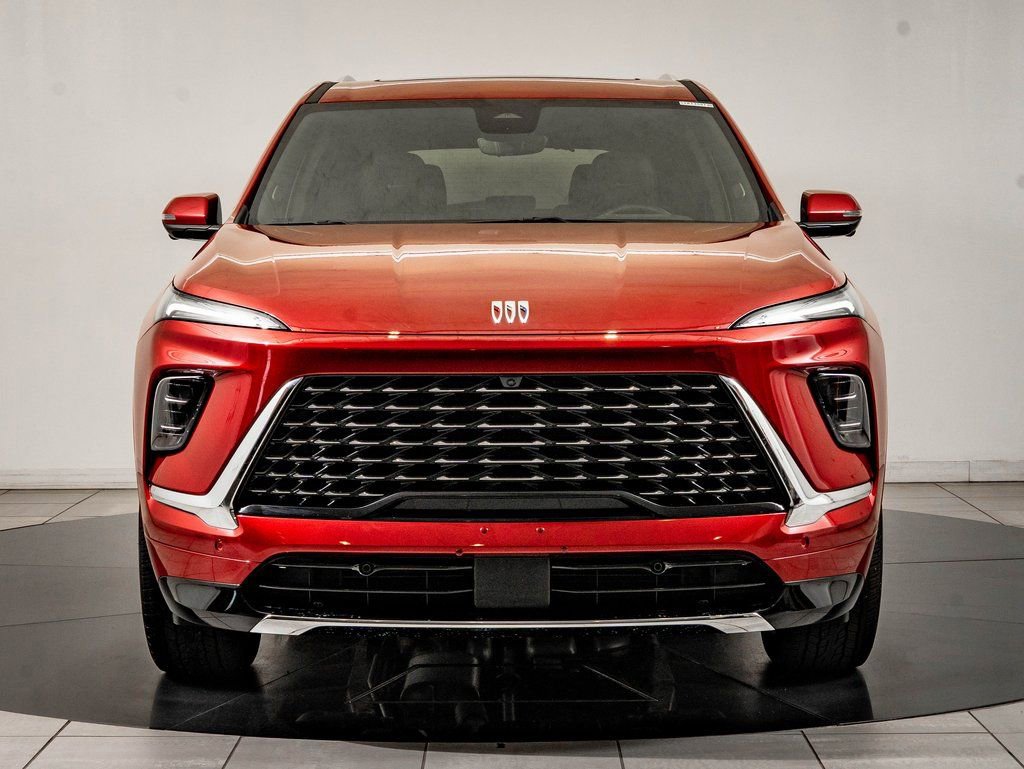 Used 2025 Buick Enclave Avenir w/ Super Cruise Package image 2