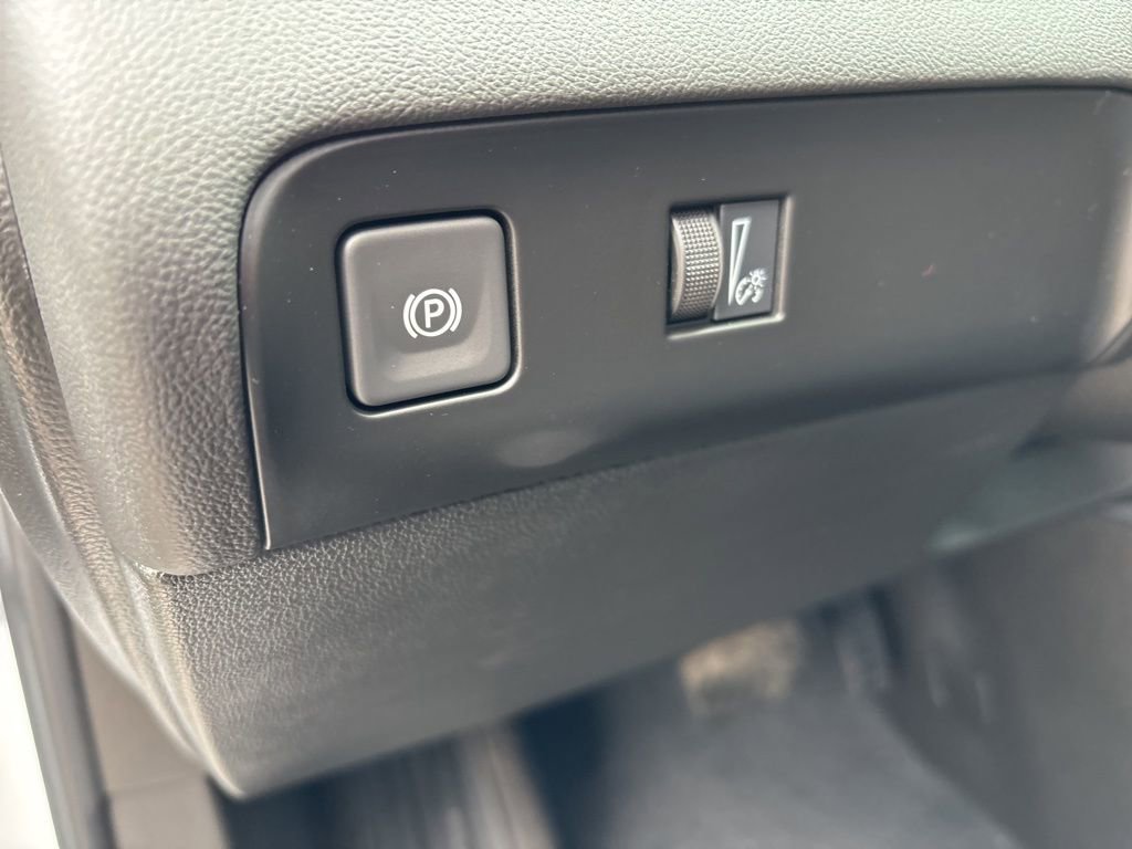 Used 2022 Buick Enclave Essence w/ Trailering Package, 5000 lbs. image 16