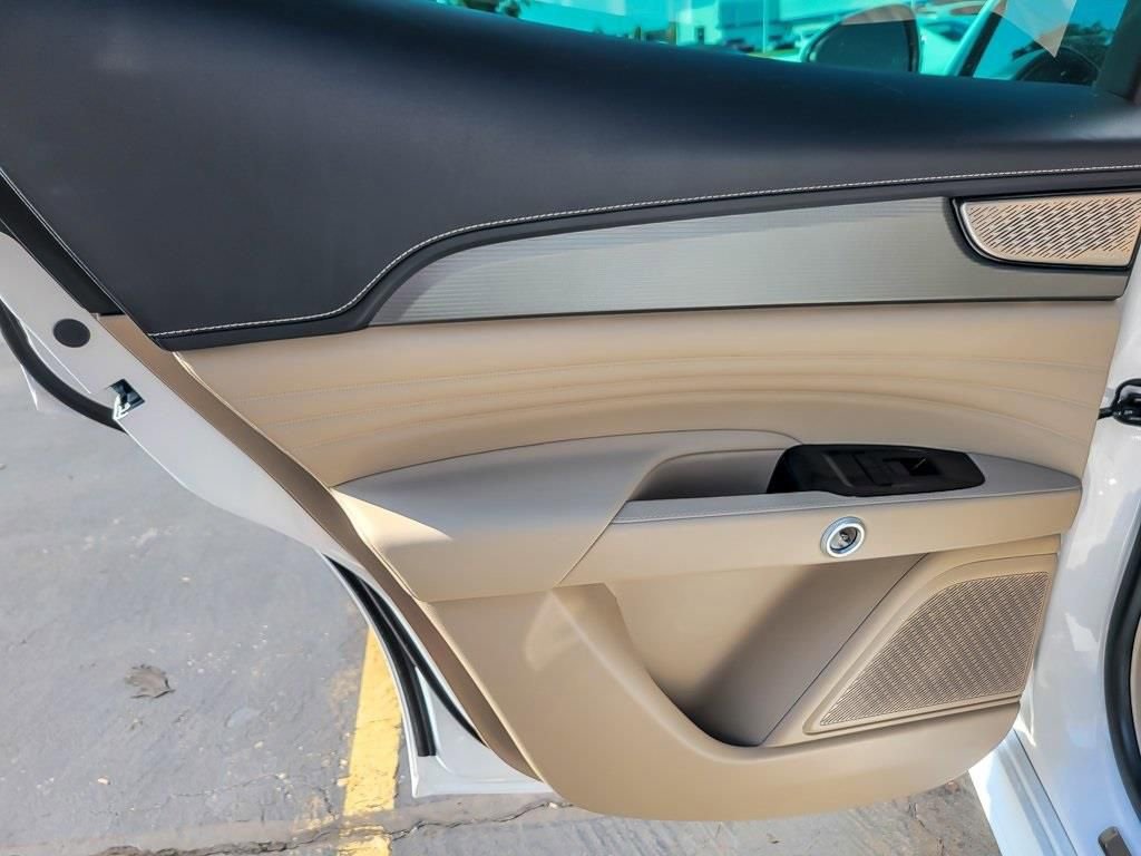 Used 2023 Maserati Grecale GT image 19