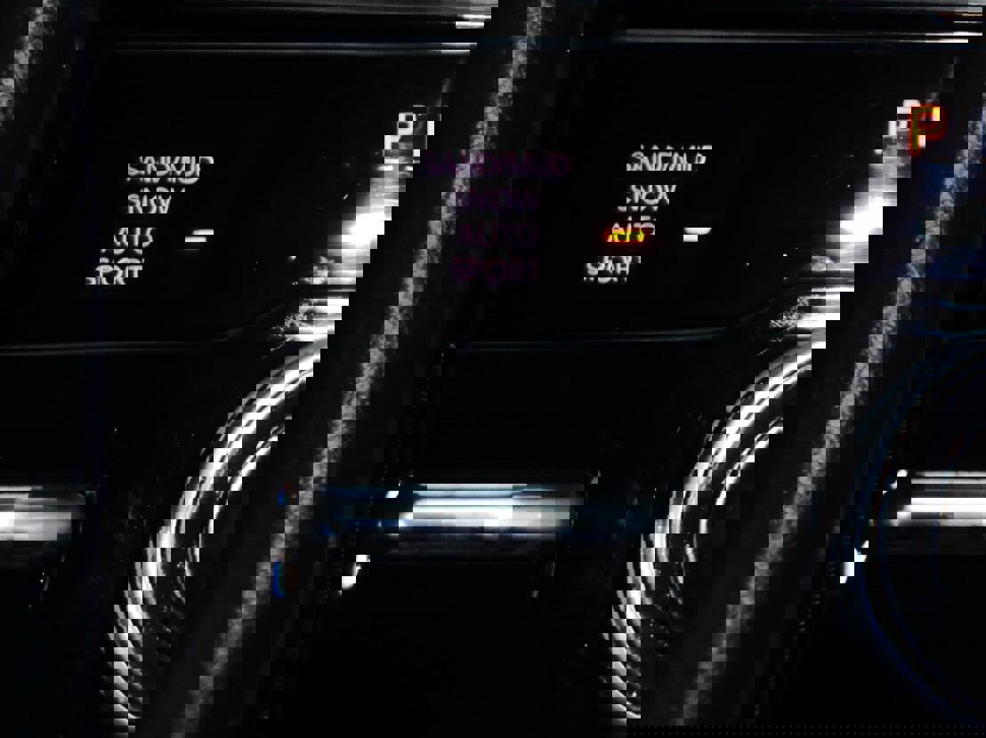 Certified 2024 Jeep Grand Cherokee Limited w/ Black Appearance Package image 13