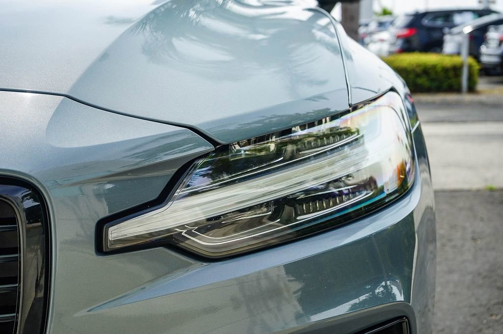 Used 2024 Volvo S60 B5 Plus image 8