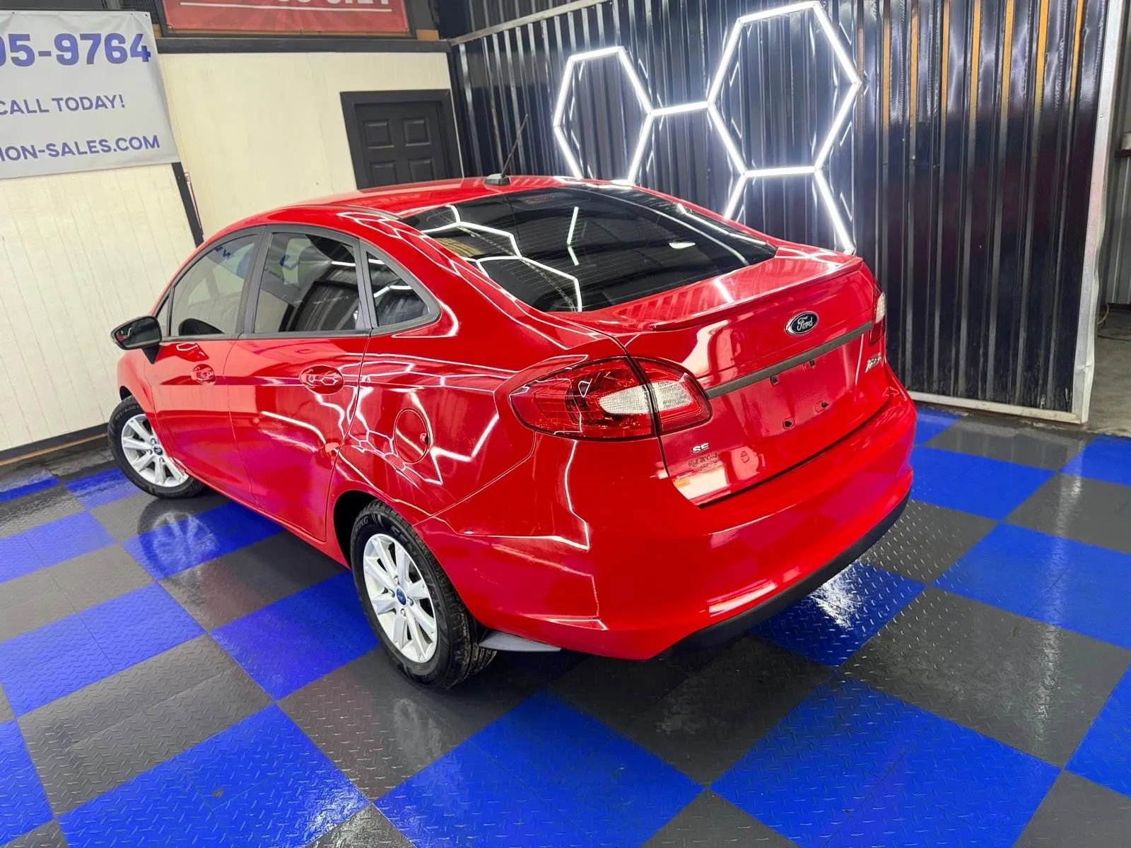 Used 2013 Ford Fiesta SE image 14