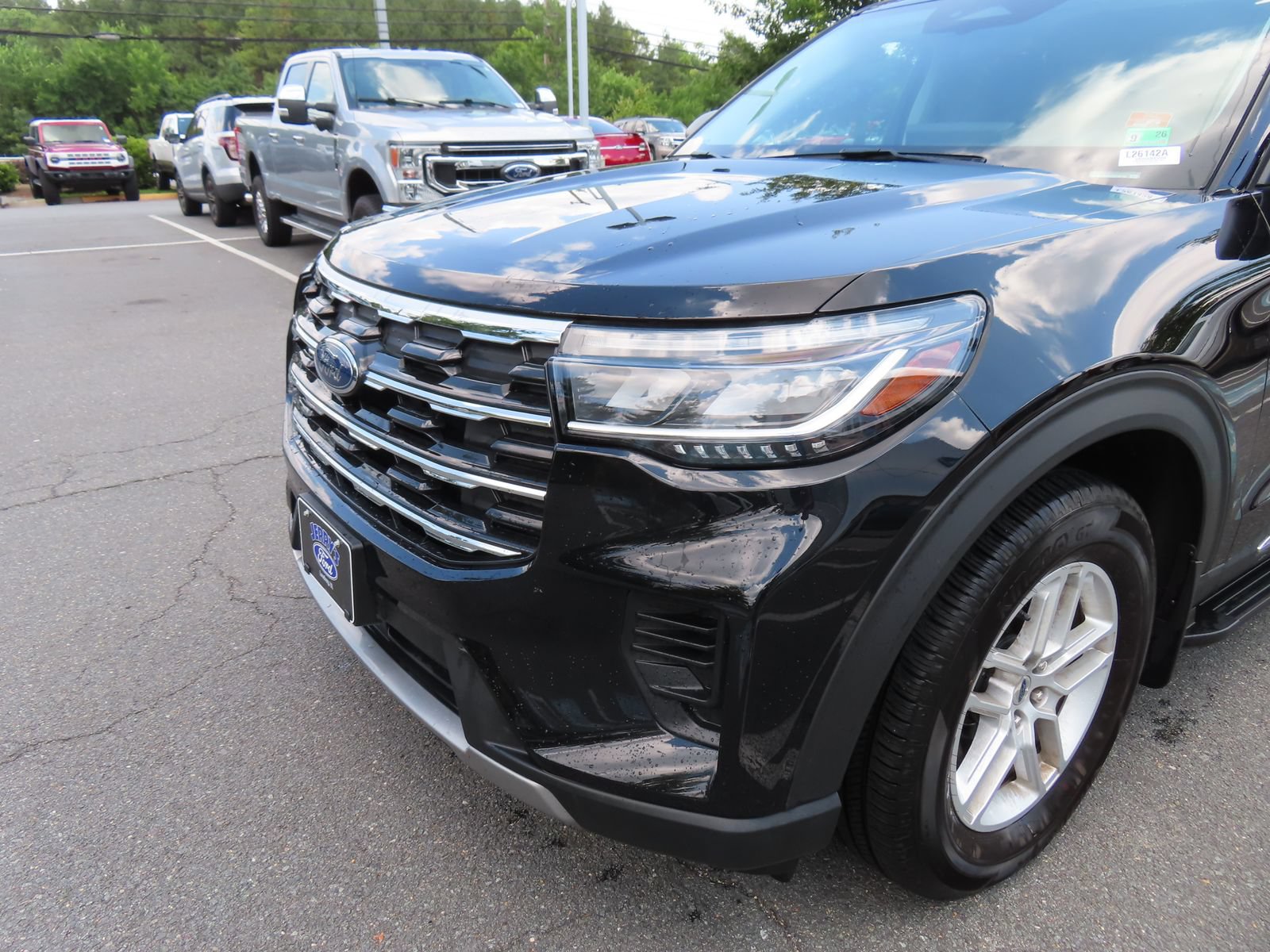 Certified 2025 Ford Explorer Active AWD/4WD image 10