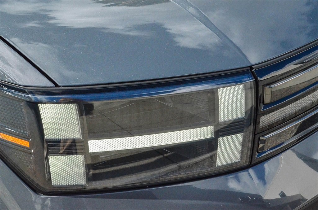 Used 2024 Hyundai Santa Fe Limited image 8