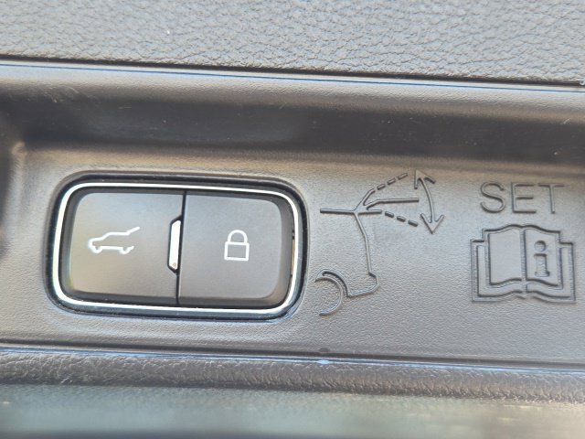 Used 2021 Ford Explorer XLT w/ Equipment Group 202A AWD/4WD image 13