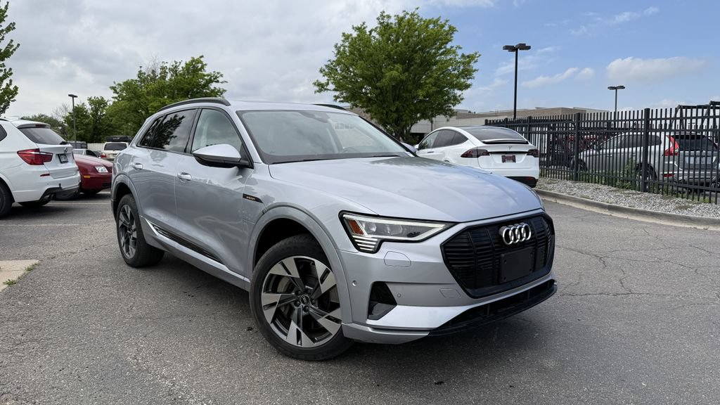 Used 2022 Audi e-tron Premium w/ Convenience Plus Package