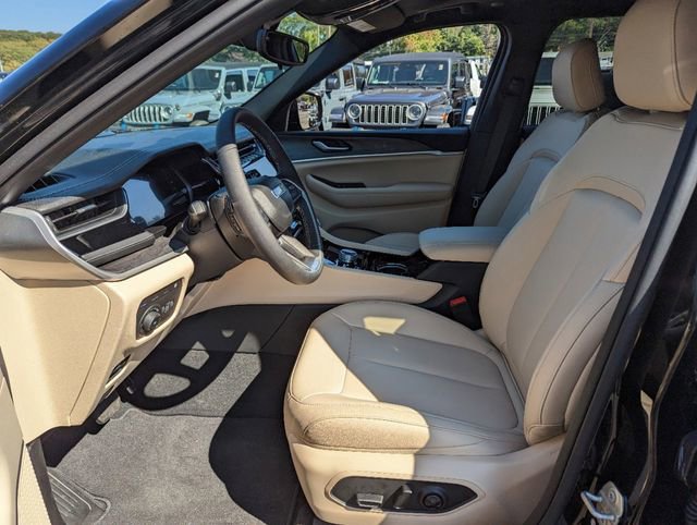 Used 2023 Jeep Grand Cherokee 4WD 4xe w/ Luxury Tech Group II image 8