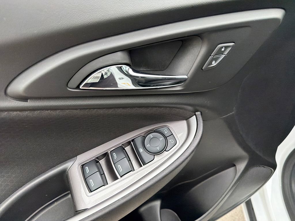 Used 2022 Chevrolet Malibu LT FWD image 17