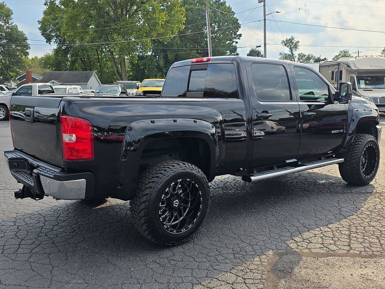 Used 2014 Chevrolet Silverado 2500 LTZ w/ LTZ Plus Package AWD/4WD image 2