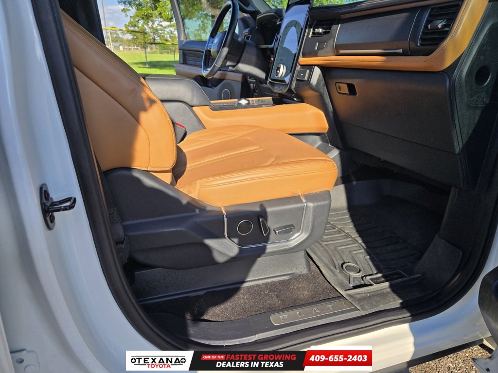Used 2023 Ford Expedition Platinum image 17
