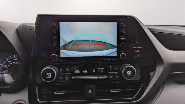 Used 2022 Toyota Highlander LE image 31