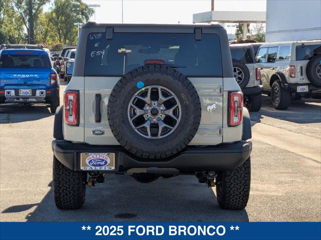 New 2025 Ford Bronco Badlands AWD/4WD image 4