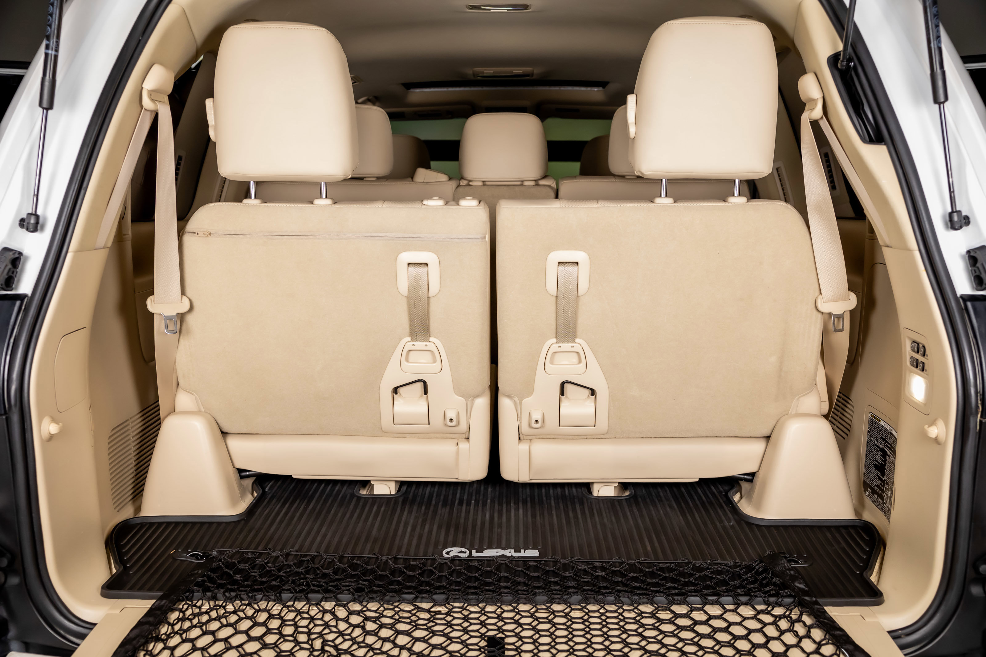 Used 2017 Lexus LX 570 4WD w/ Luxury Package image 39