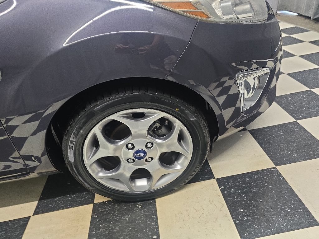 Used 2012 Ford Fiesta SEL FWD image 5