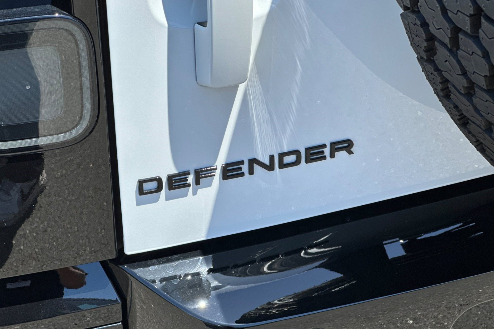 New 2026 Land Rover Defender 110 X-Dynamic SE AWD/4WD image 14