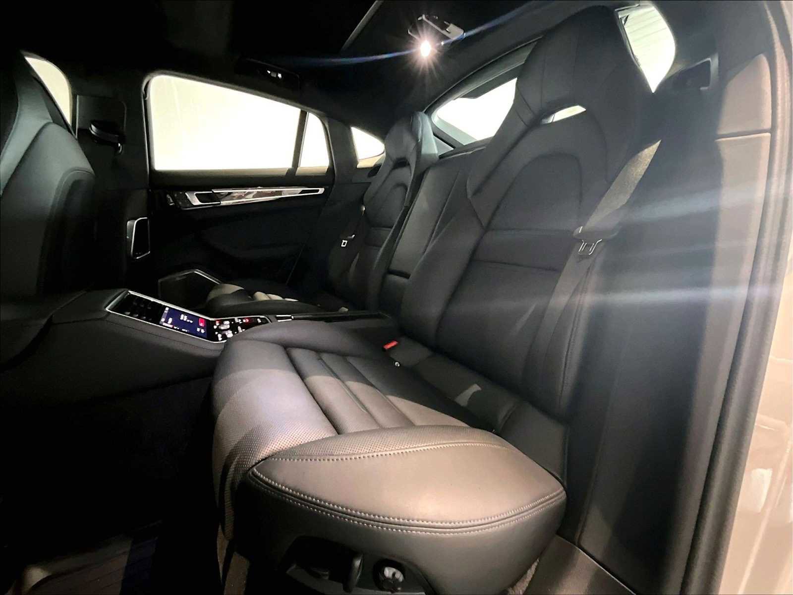 Used 2023 Porsche Panamera Turbo S image 30