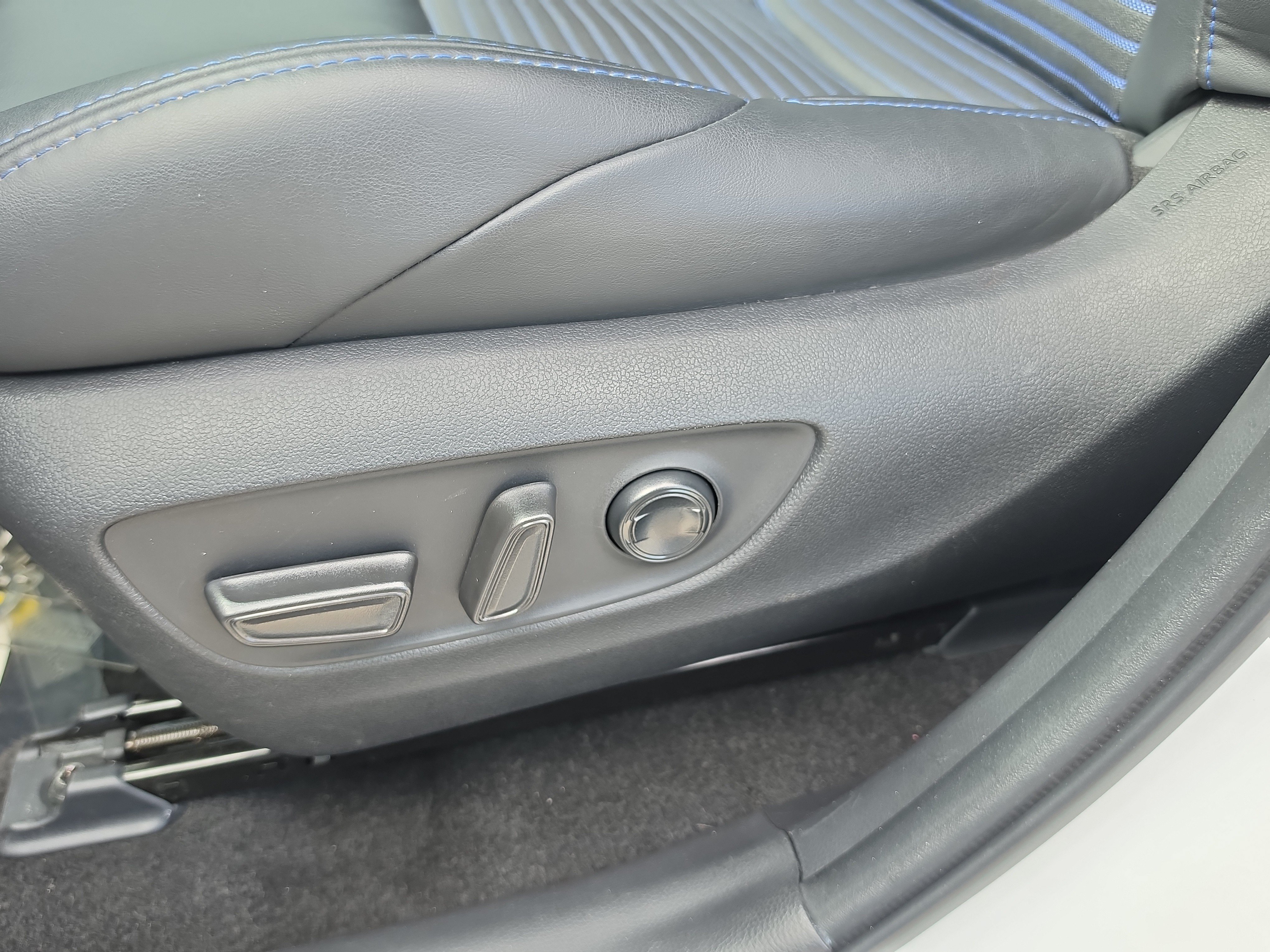 Used 2023 Toyota RAV4 XSE AWD/4WD image 21