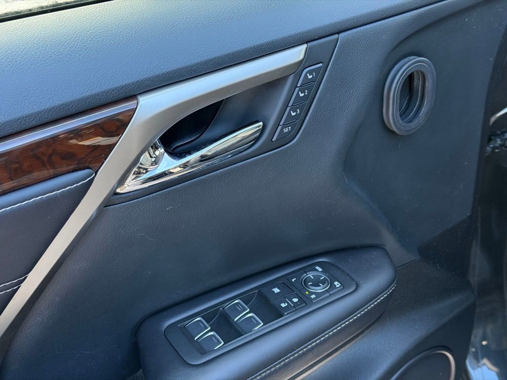 Used 2018 Lexus RX 450h AWD w/ Premium Package image 17