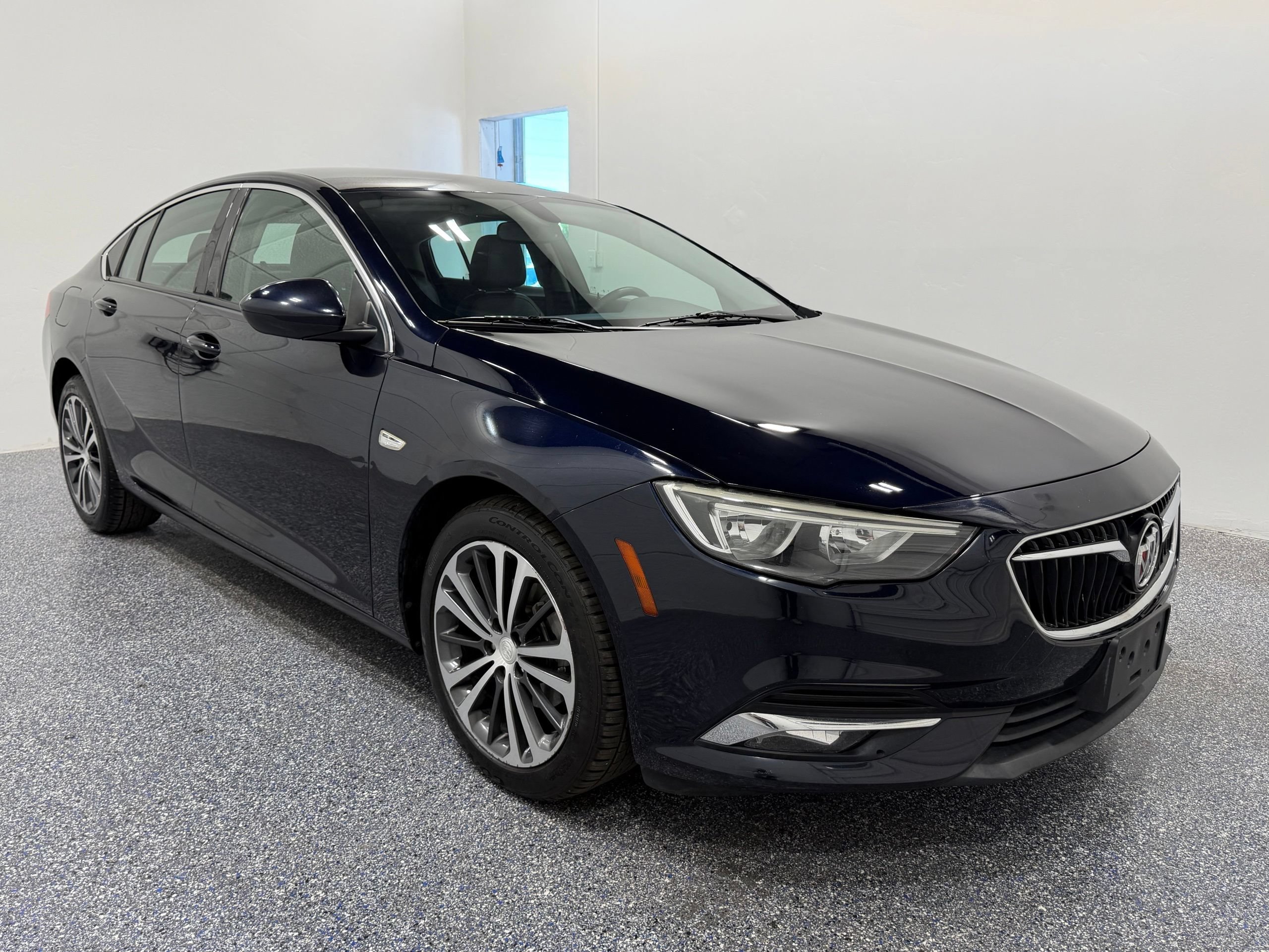 Used 2018 Buick Regal Essence FWD image 9
