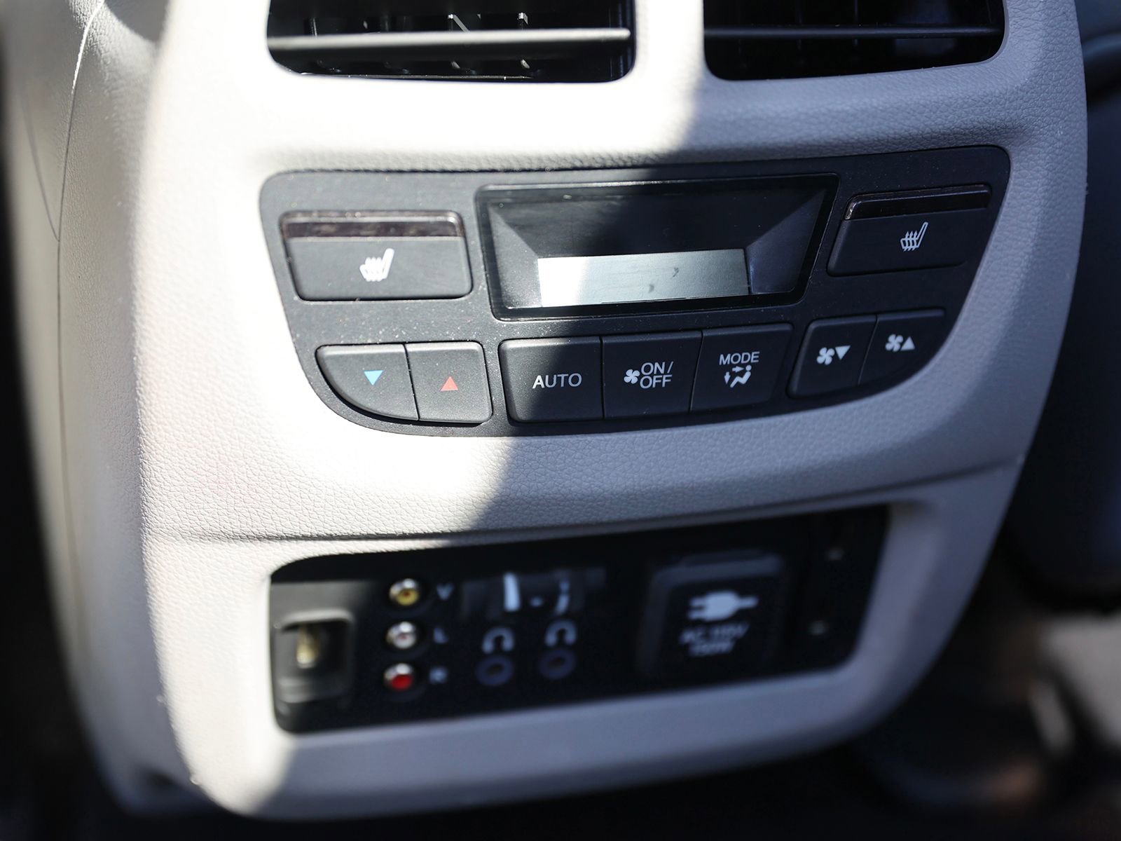 Used 2017 Honda Pilot Elite image 24
