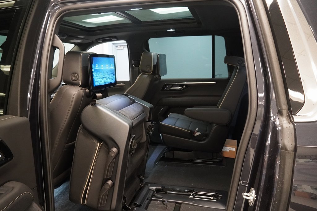 New 2025 Chevrolet Suburban Premier image 23
