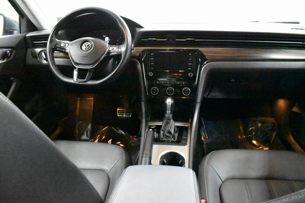 Used 2020 Volkswagen Passat 2.0T SEL image 18