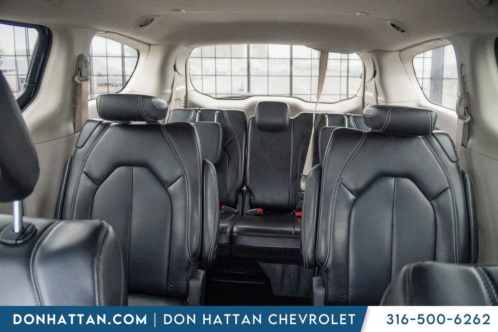 Used 2023 Chrysler Pacifica Touring-L FWD image 20