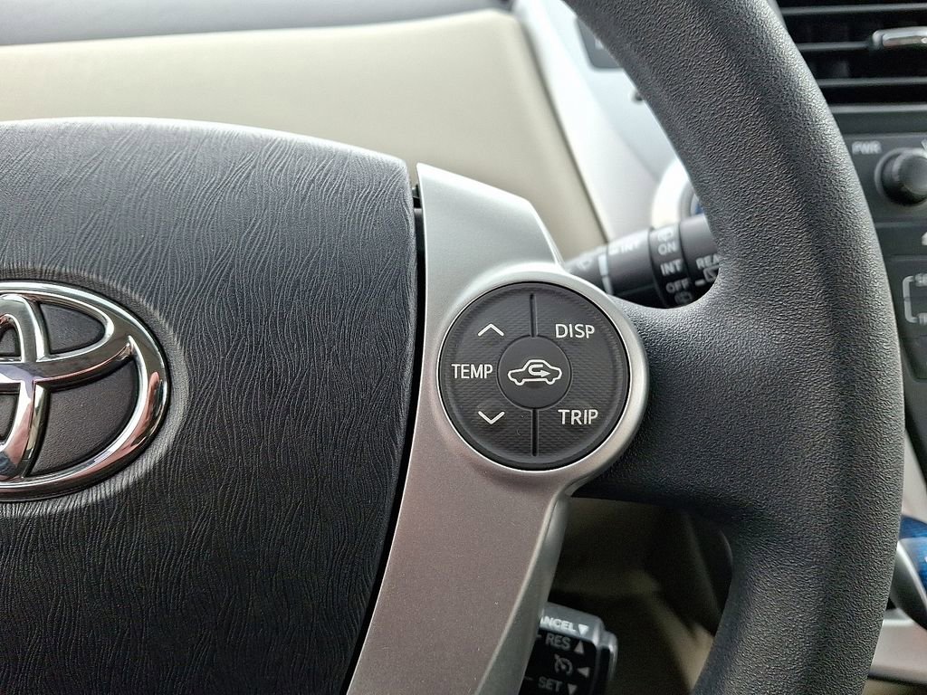 Used 2014 Toyota Prius V Two image 21