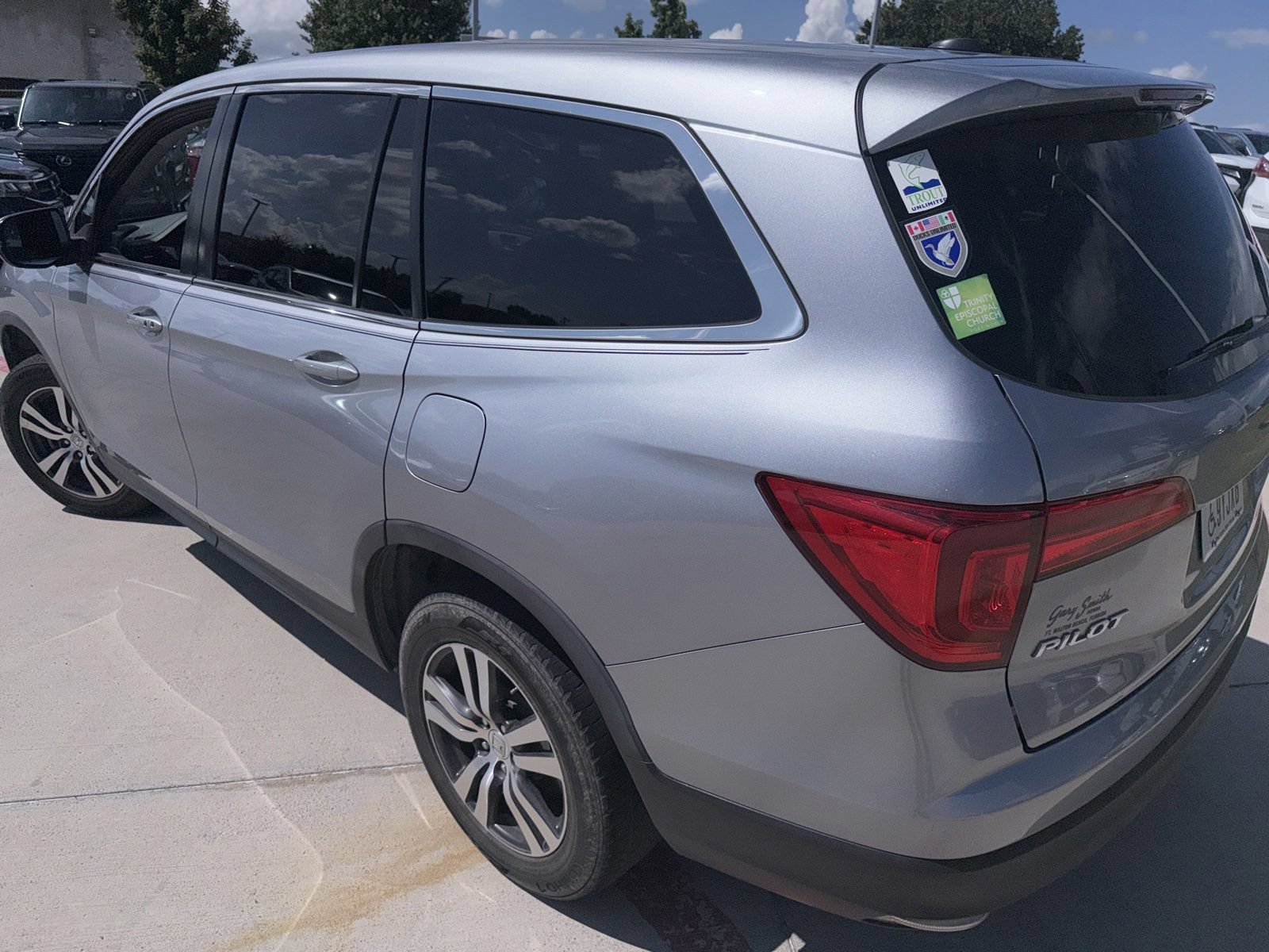 Used 2017 Honda Pilot EX image 4