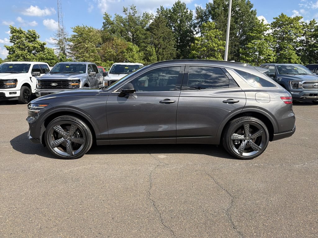Used 2022 Genesis GV70 3.5T Sport w/ Sport Prestige Package AWD/4WD image 2