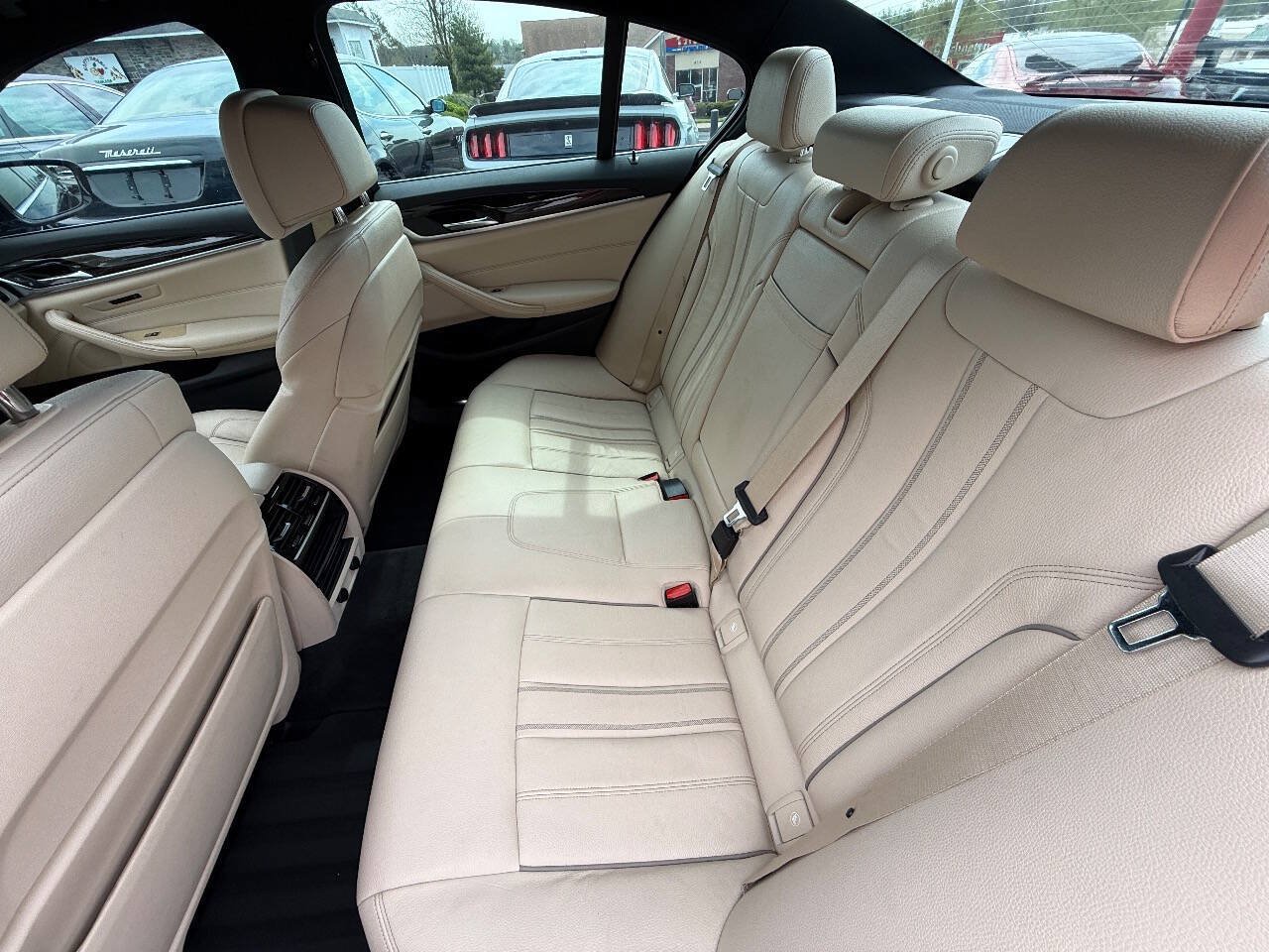 Used 2018 BMW 530i RWD image 11