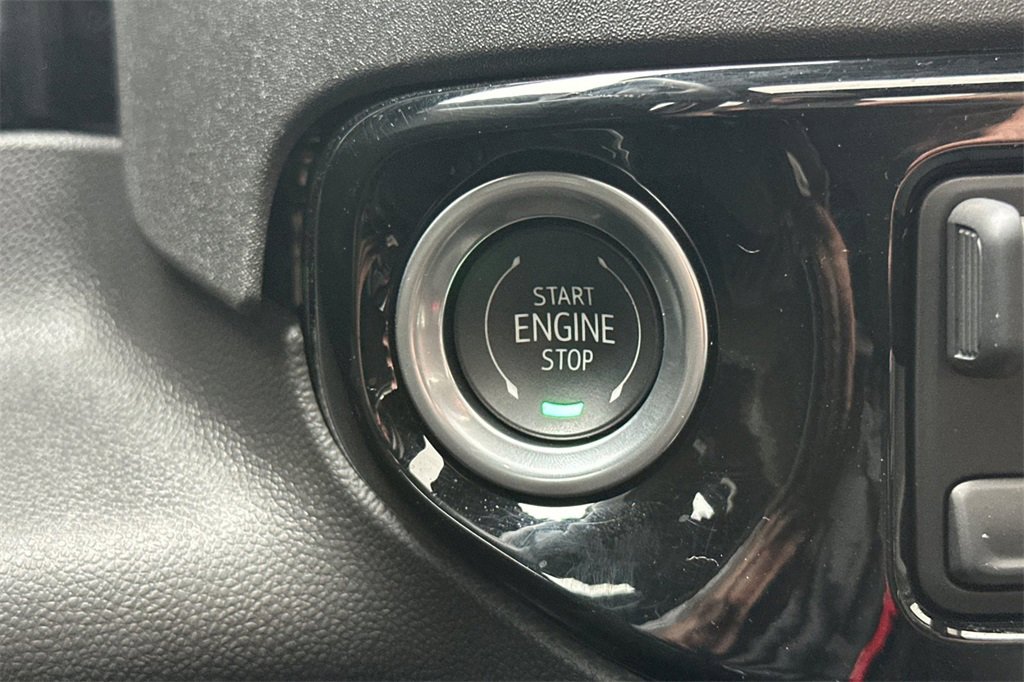 Used 2024 Chevrolet Silverado 1500 ZR2 w/ Technology Package image 23