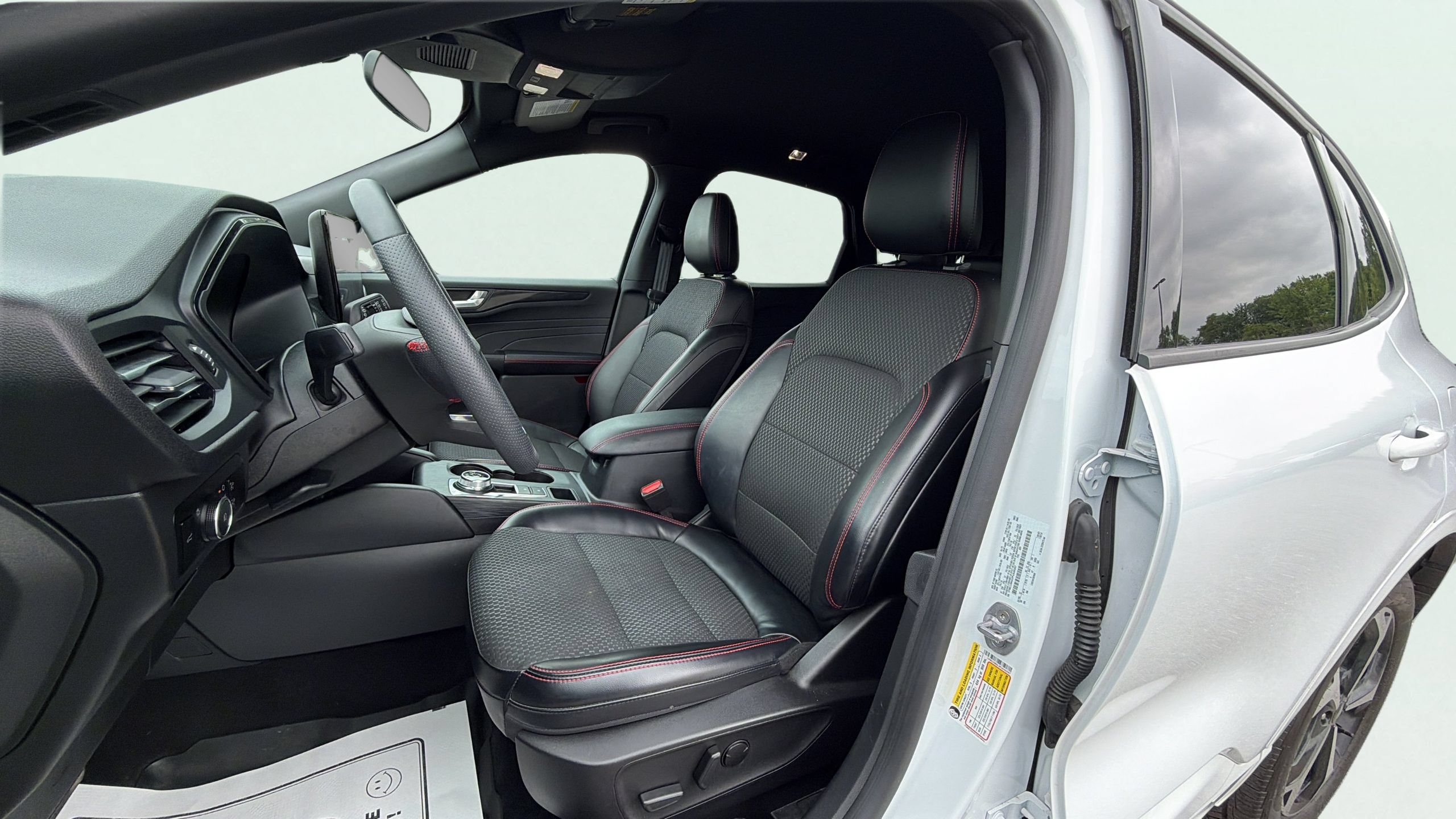 Used 2023 Ford Escape ST-Line Select w/ Tech Pack #2 AWD/4WD image 13