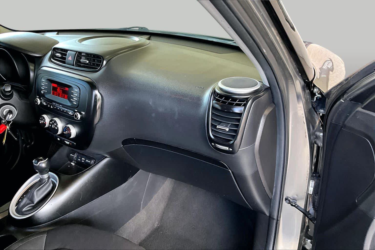 Used 2015 Kia Soul FWD image 17