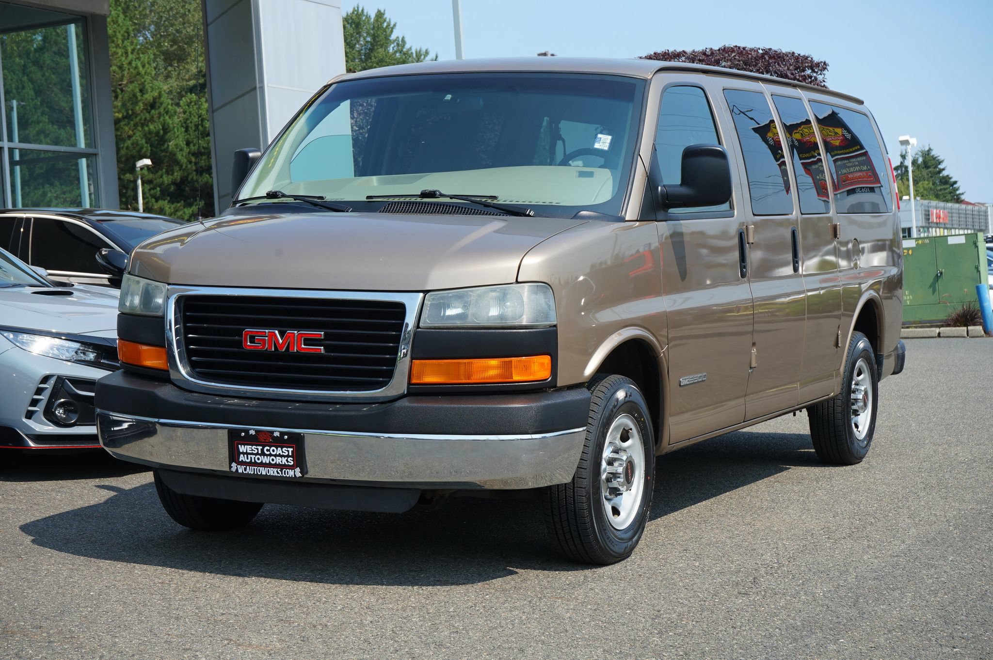 Used 2003 GMC Savana 2500 Passenger w/ Sle Preferred Equipment Group RWD image 1