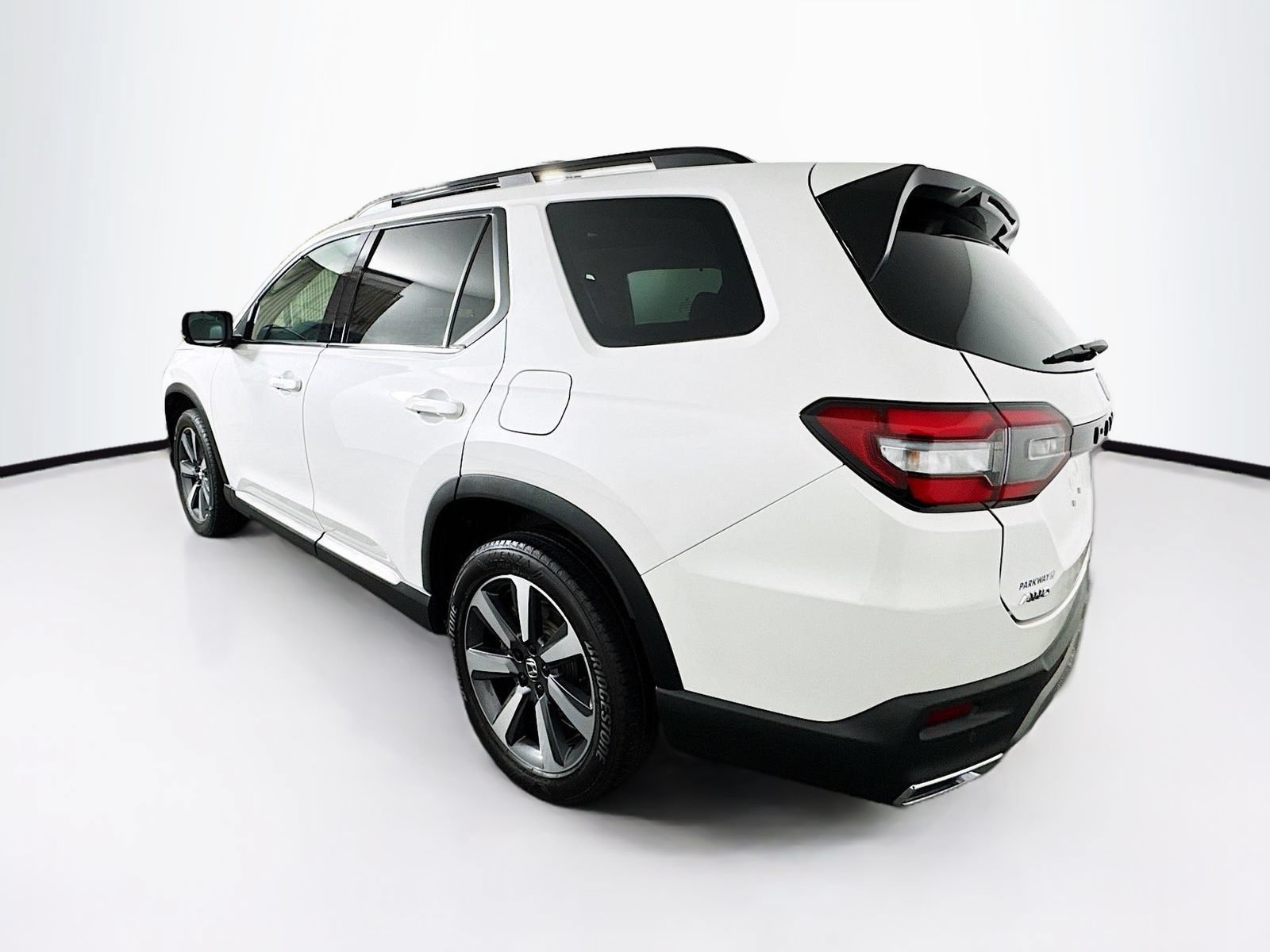 Used 2023 Honda Pilot Touring image 7